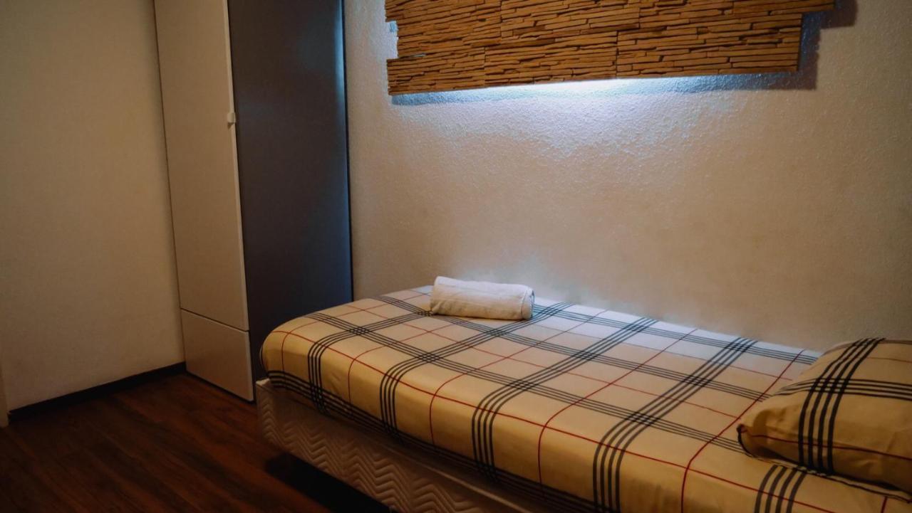 Het Wapen Van Pernis Hostel Kültér fotó