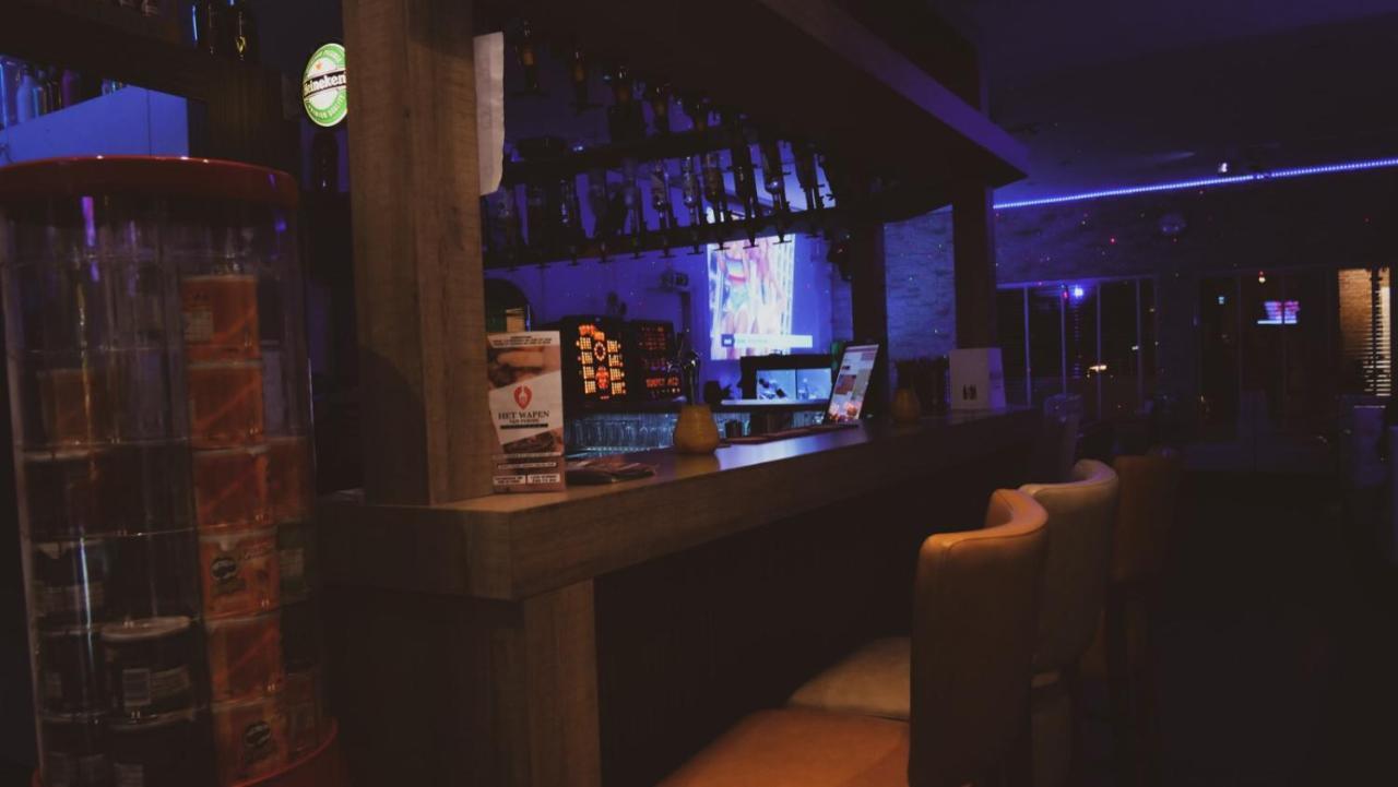 Het Wapen Van Pernis Hostel Kültér fotó