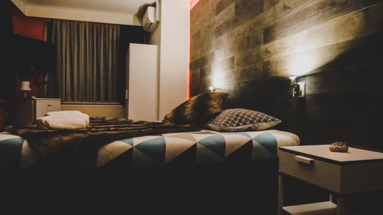 Het Wapen Van Pernis Hostel Kültér fotó